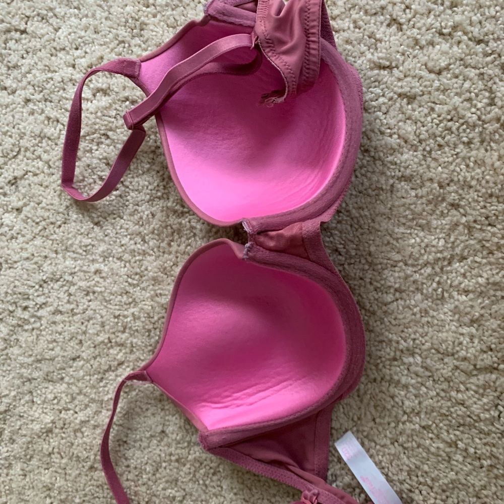 Pink Bra - Picture 2 of 3